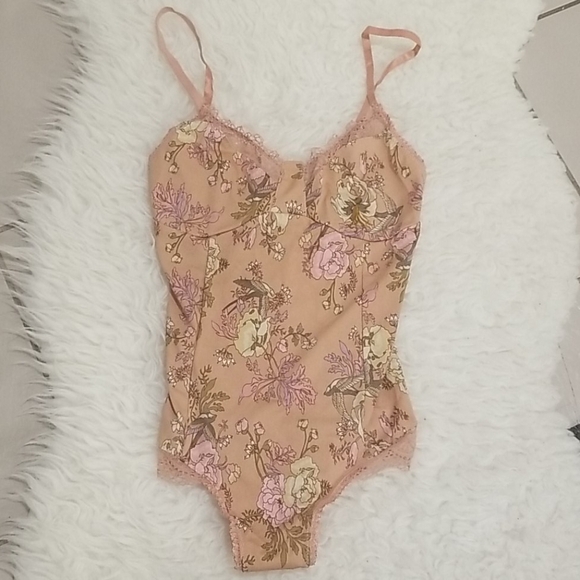 💕SPELL & THE GYPSY💕 Rosa Bodysuit Blush Medium M NWT - Picture 14 of 16